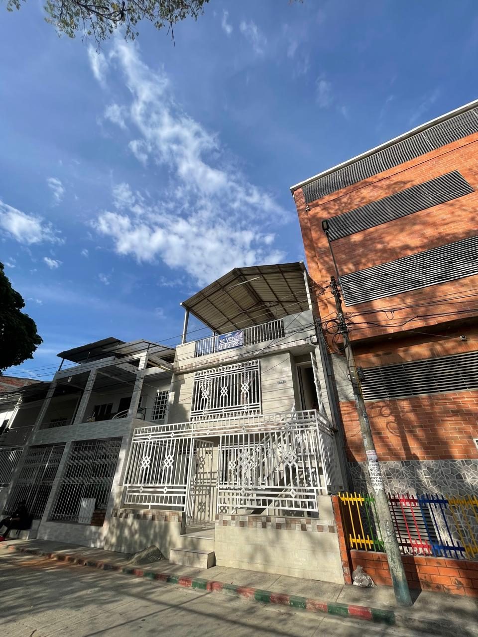 CASA EN VENTA, BARRIO ALFONSO LOPEZ, CALI